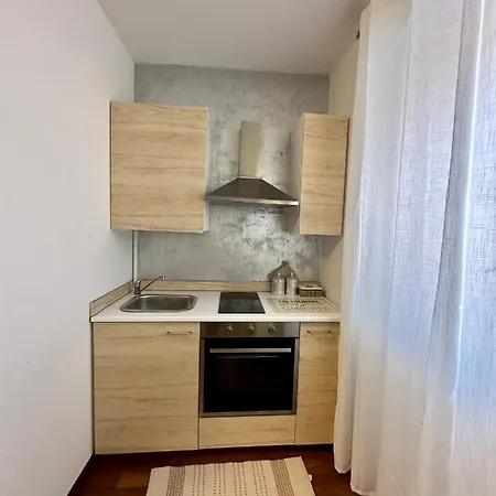 Charlotte Near Piazza Unita Διαμέρισμα *