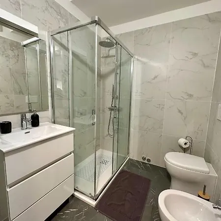 Charlotte Near Piazza Unita