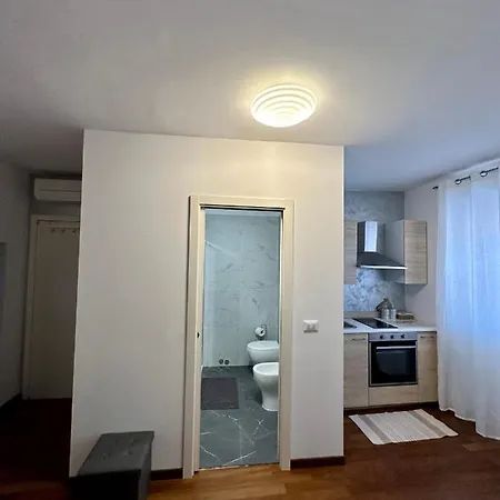 Charlotte Near Piazza Unita Διαμέρισμα *